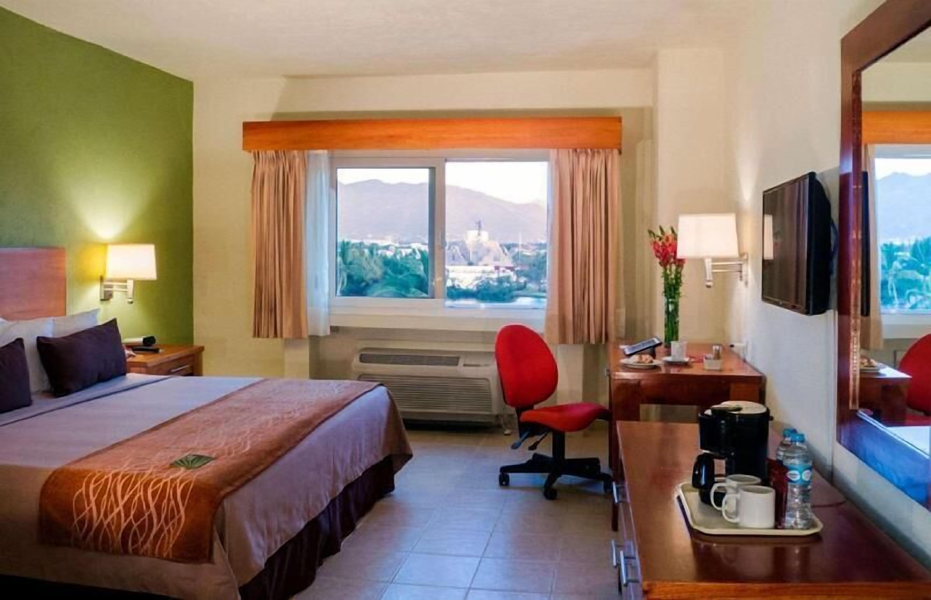 Sengetøy av topp kvalitet, safe på rommet og skrivebord