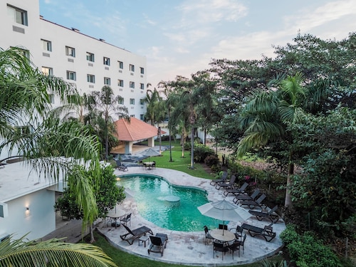 Comfort Inn Puerto Vallarta Golfside & Marina