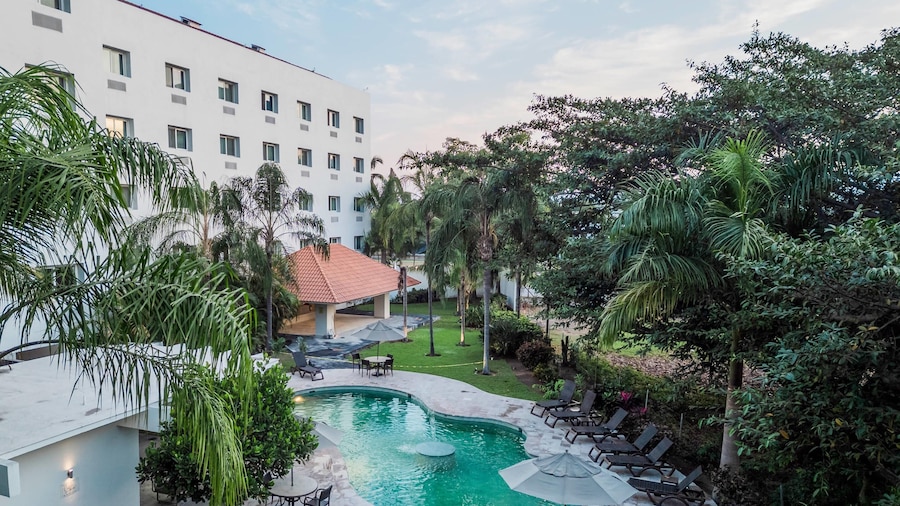 Comfort Inn Puerto Vallarta Golfside & Marina