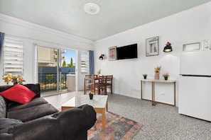 Executive Room | Living area | Flat-screen TV