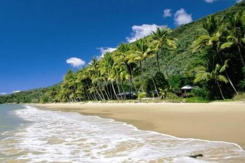 Ellis Beach Oceanfront Bungalows