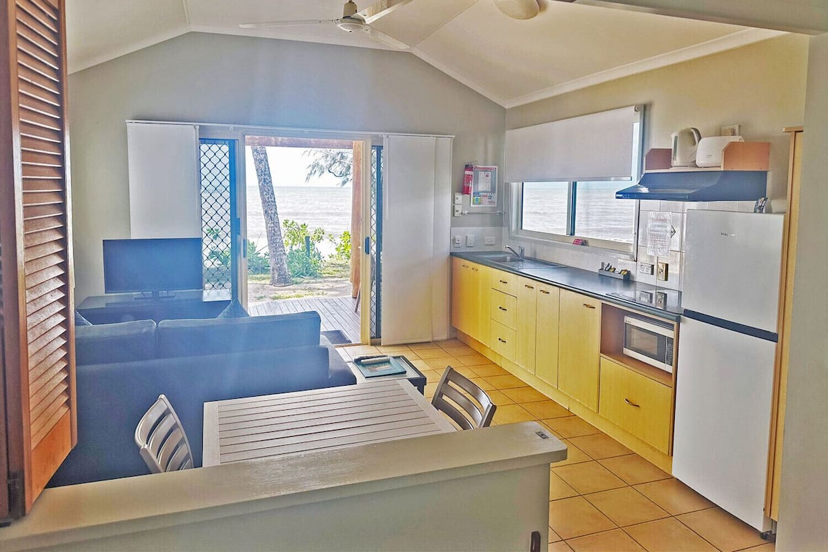 Deluxe Studio, 1 Queen Bed with Sofa bed, Ocean View