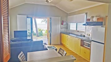 Estudio Deluxe, 1 cama de matrimonio con sofá cama, vistas al mar | 2 dormitorios y ropa de cama