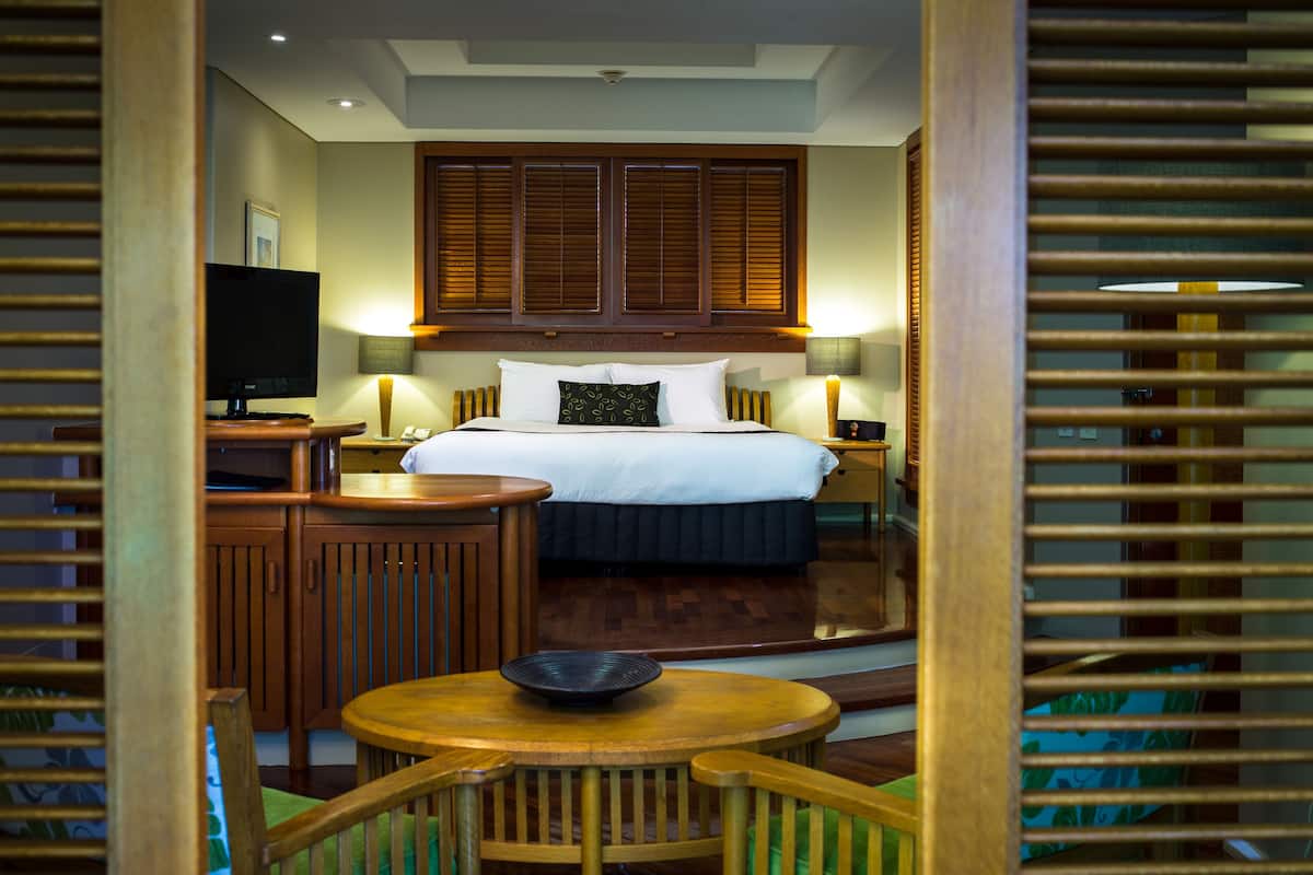 reef suite room | 1 bedroom, in-room safe, iron/ironing board, free wifi