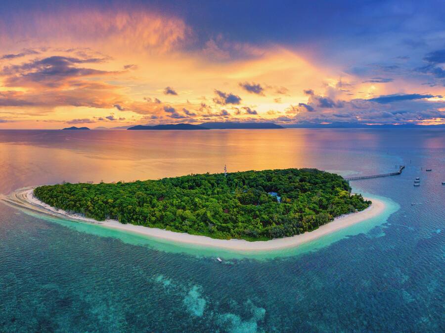 White sand, scuba diving, snorkelling, kayaking