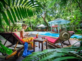 Cofres nos quartos, ferros/tábuas de passar roupa, Wi-Fi de cortesia