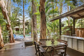 Dining - The Reef Retreat (Palm Cove)