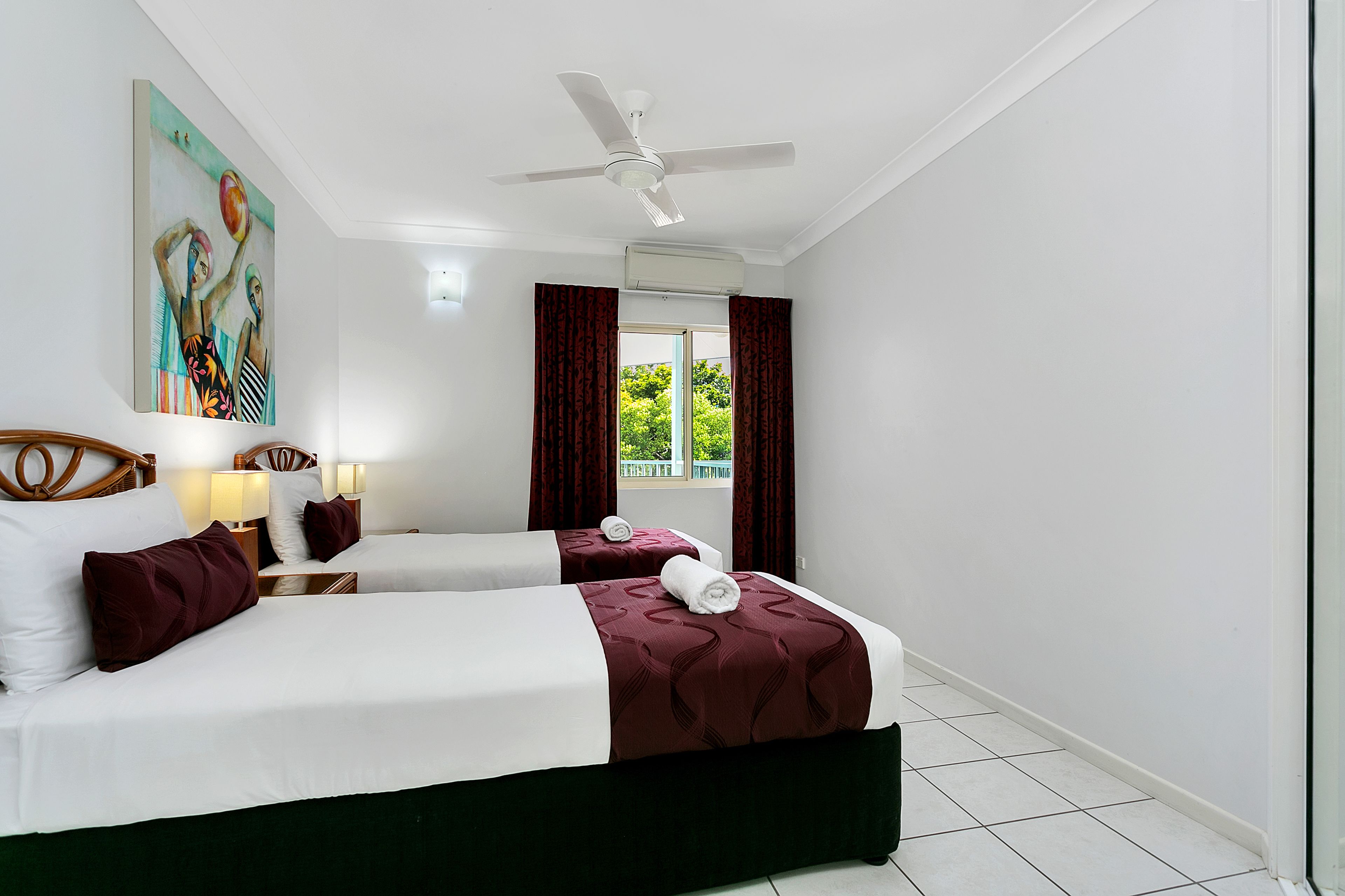 Beachfront Apartments on Trinity Beach — image 11