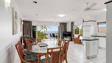 42 inci televisyen skrin rata dengan satelit, TV LCD, pemain DVD