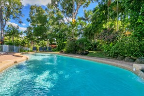 2 outdoor pools, pool umbrellas, pool loungers - Beachfront Apartments on Trinity Beach (Trinity Beach)