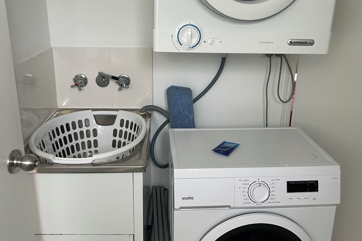 Deluxe One Bedroom Apartment | Soundproofing, iron/ironing board, WiFi (free), individually furnished