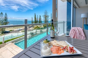 Two Bedroom Suite with Ocean View | Terrace/patio