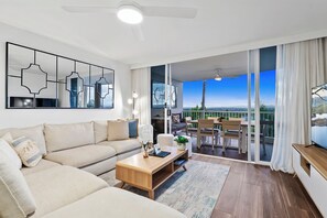 Living area - Noosa Hill Resort (Noosa Heads)