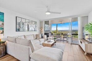 Premium Penthouse, Hot Tub, Mountain View | Living area - Noosa Hill Resort (Noosa Heads)