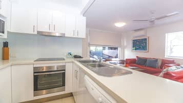 Three Bedroom Villa | Private kitchen | Full-size fridge, microwave, oven, stovetop