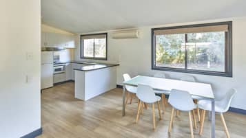Narrabeen Cabin | Living area | 50-inch flat-screen TV with satellite channels, TV