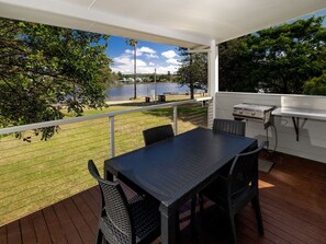 Lakeview Villa | Terrace/patio