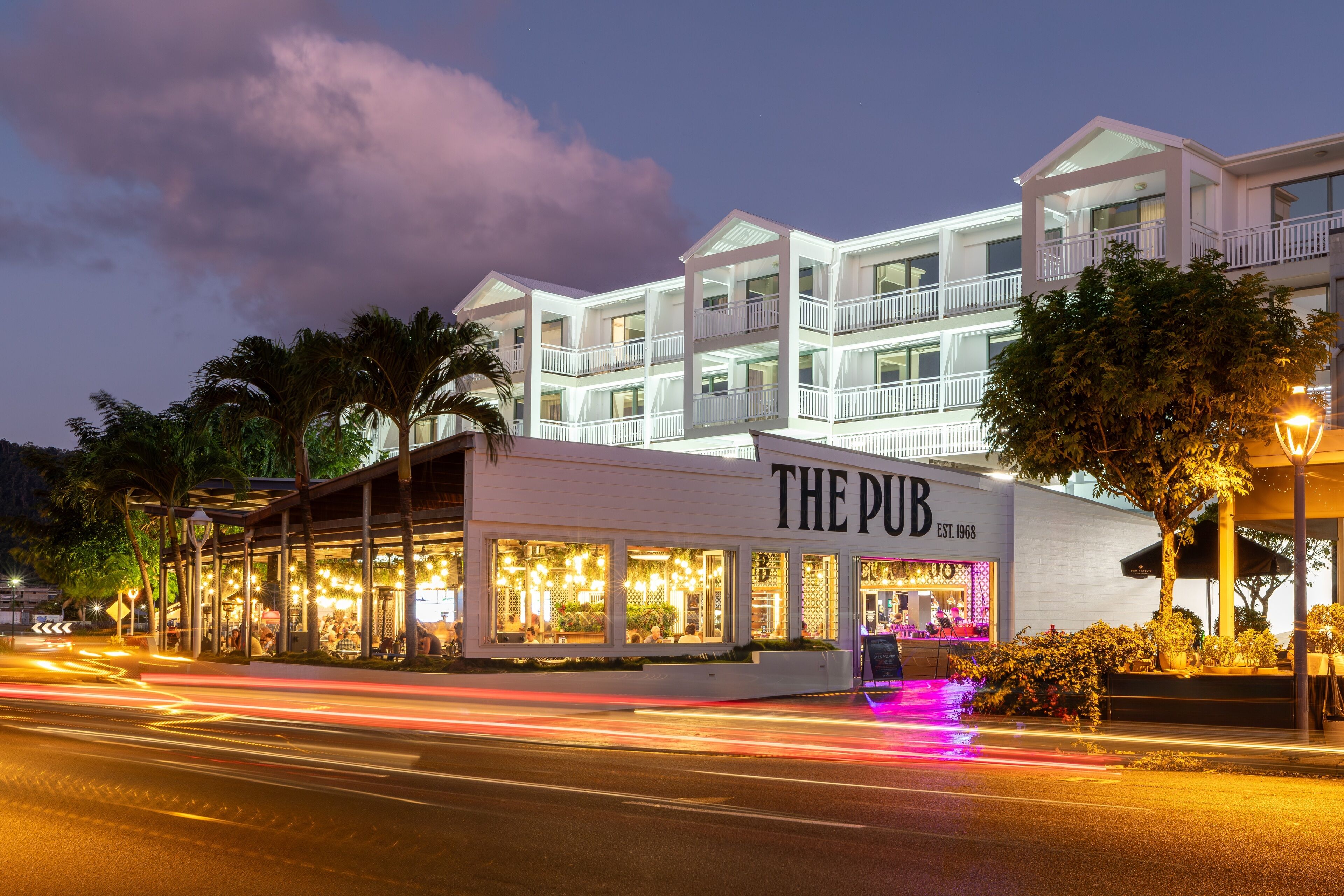 lunch and dinner served, pizza