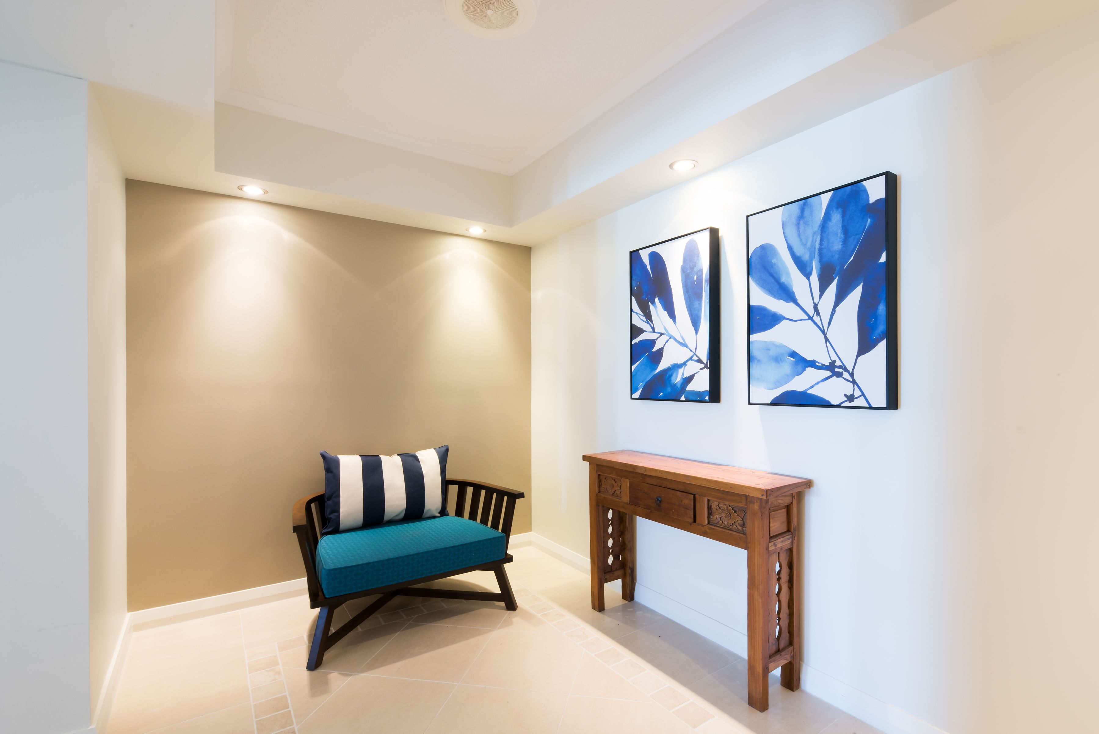 4 bedroom 5 bathroom top floor spa penthouse | living area | 43-inch smart tv with digital channels, tv