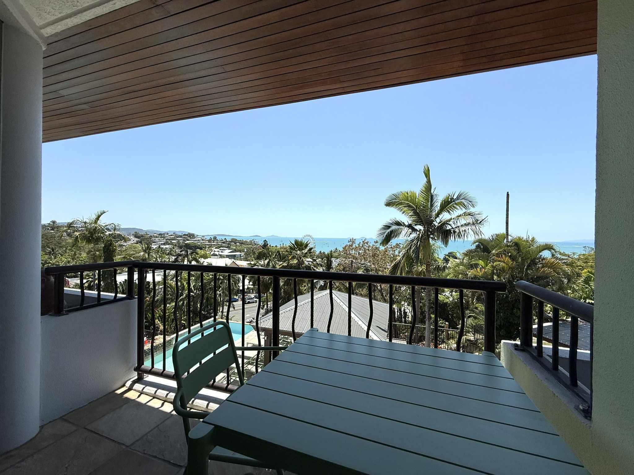 1 Bedroom Non-Refurbished | 露台