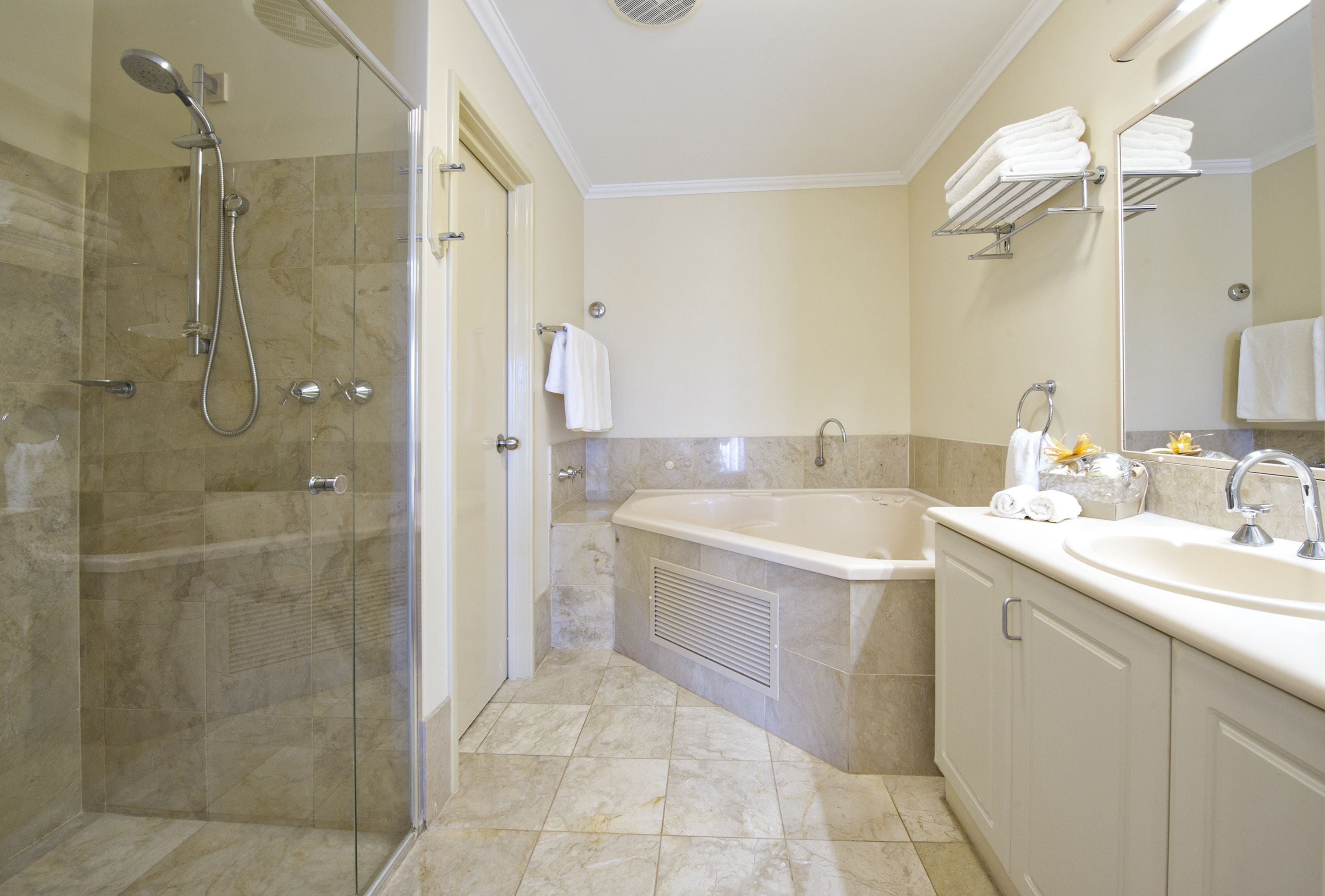 apartment, 1 bedroom | bathroom | separate bathtub and shower, jetted bath, free toiletries, hair dryer