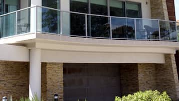 Mặt tiền nơi lưu trú