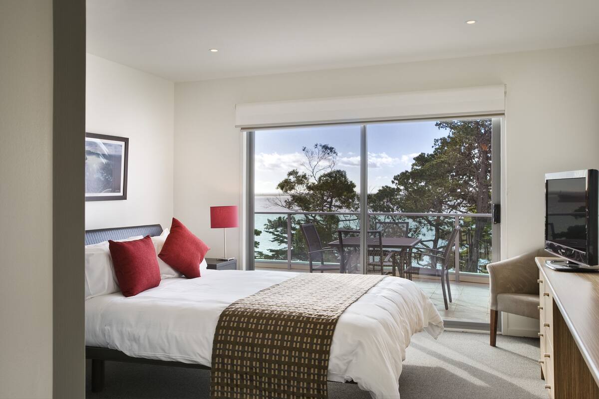 Beachfront Studio Apartment | Pillowtop beds, desk, iron/ironing board, WiFi (free)