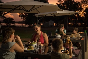 Restaurant - Lily Lagoon Resort (Kununurra)