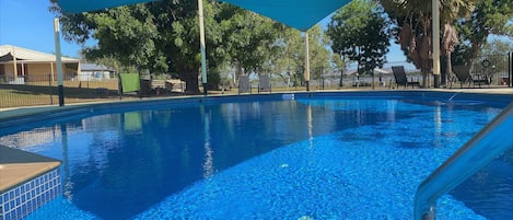 Utomhuspool