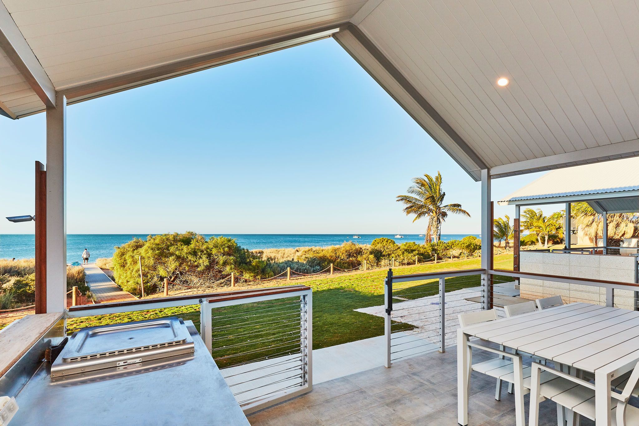 3 bedroom Beachfront Villa | Terrace/patio