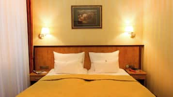 Comfort-Doppelzimmer, 1 Schlafzimmer | Allergikerbettwaren, Minibar, Zimmersafe, individuell dekoriert