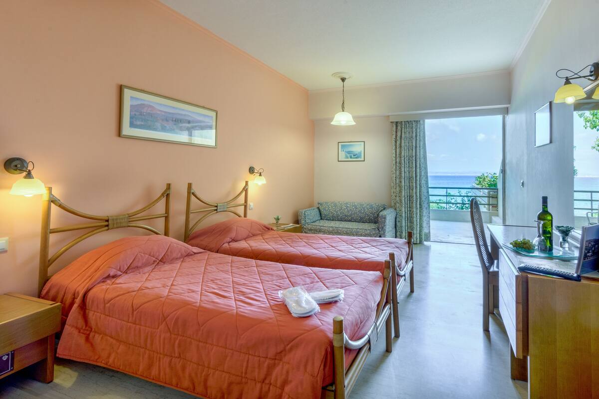 Minibar, in-room safe, blackout drapes, iron/ironing board (on request)