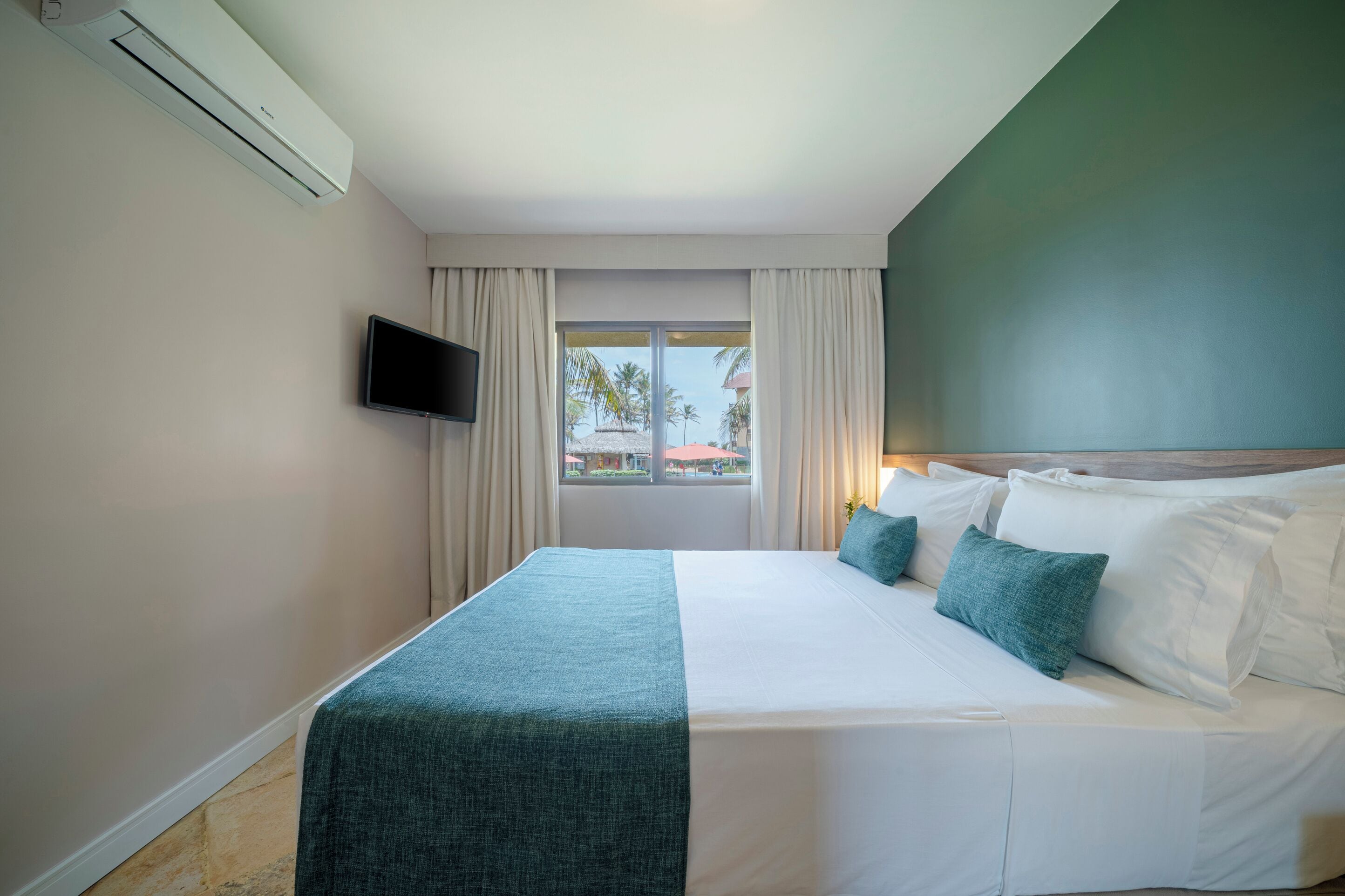 Suite Master Frente Mar | Frigobar, cofres nos quartos, escrivaninha, Wi-Fi de cortesia