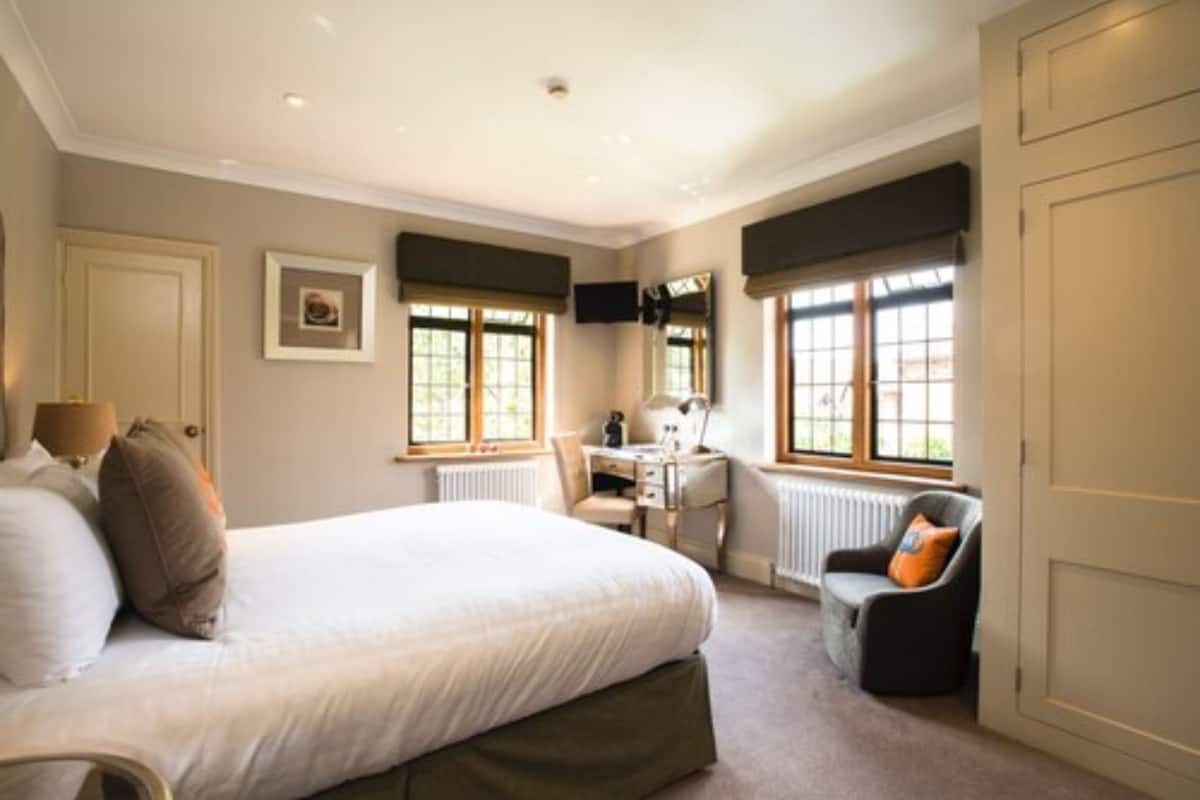 1 bedroom, premium bedding, individually decorated