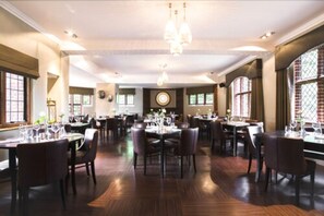 Daily English breakfast (GBP 18 per person)