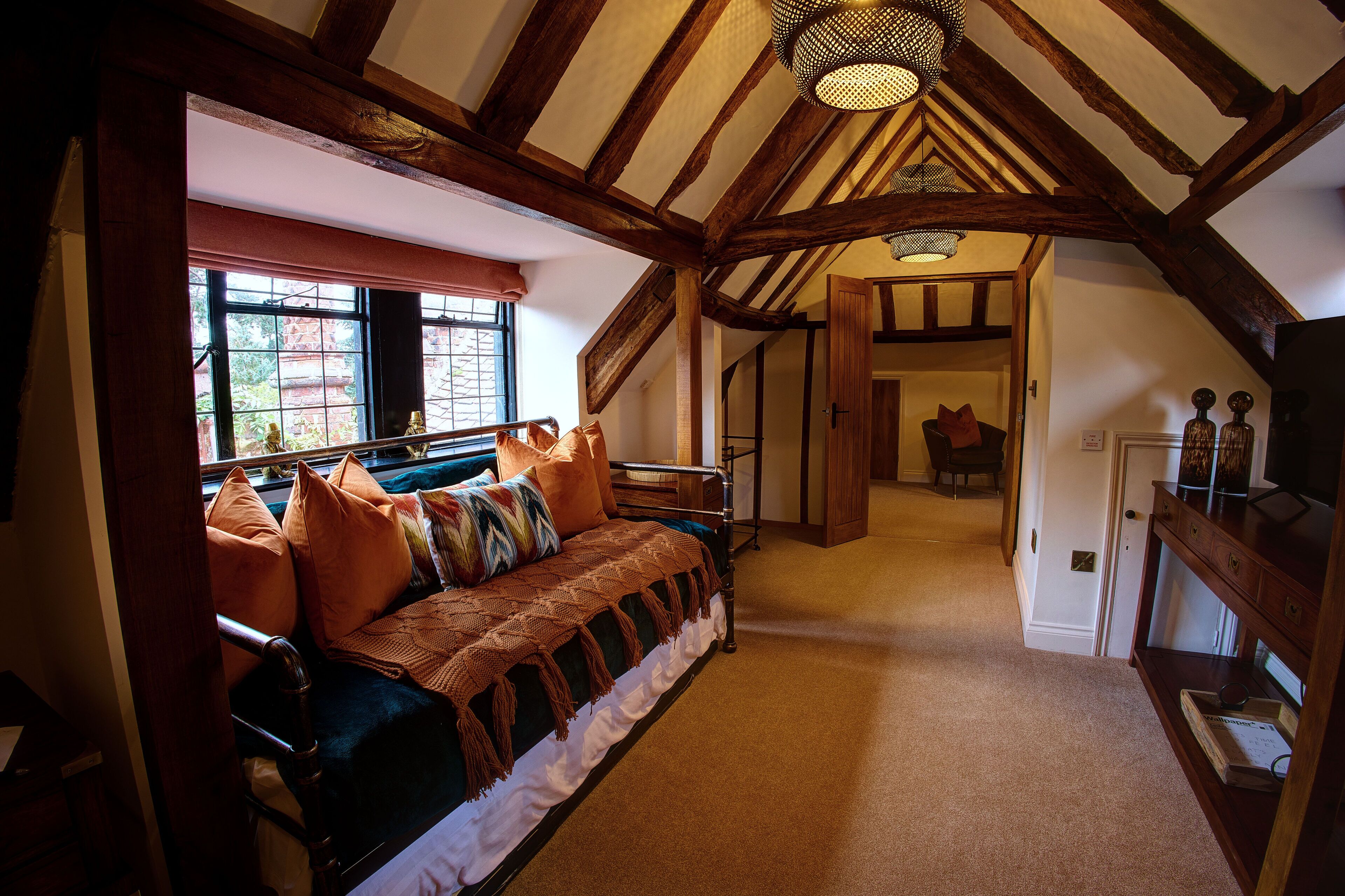 luxury suite | living area | lcd tv