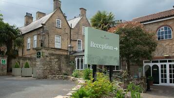 المنشأة من الخارج