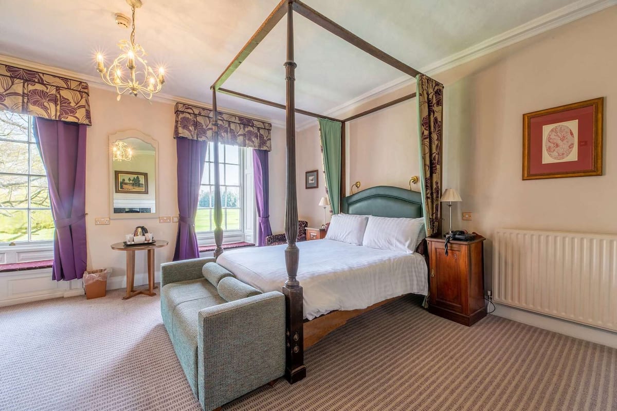 Desk, iron/ironing board, cribs (surcharge), rollaway beds (surcharge)