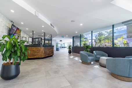 Mostrador para check-in y check-out. The Landmark Resort Nelson Bay