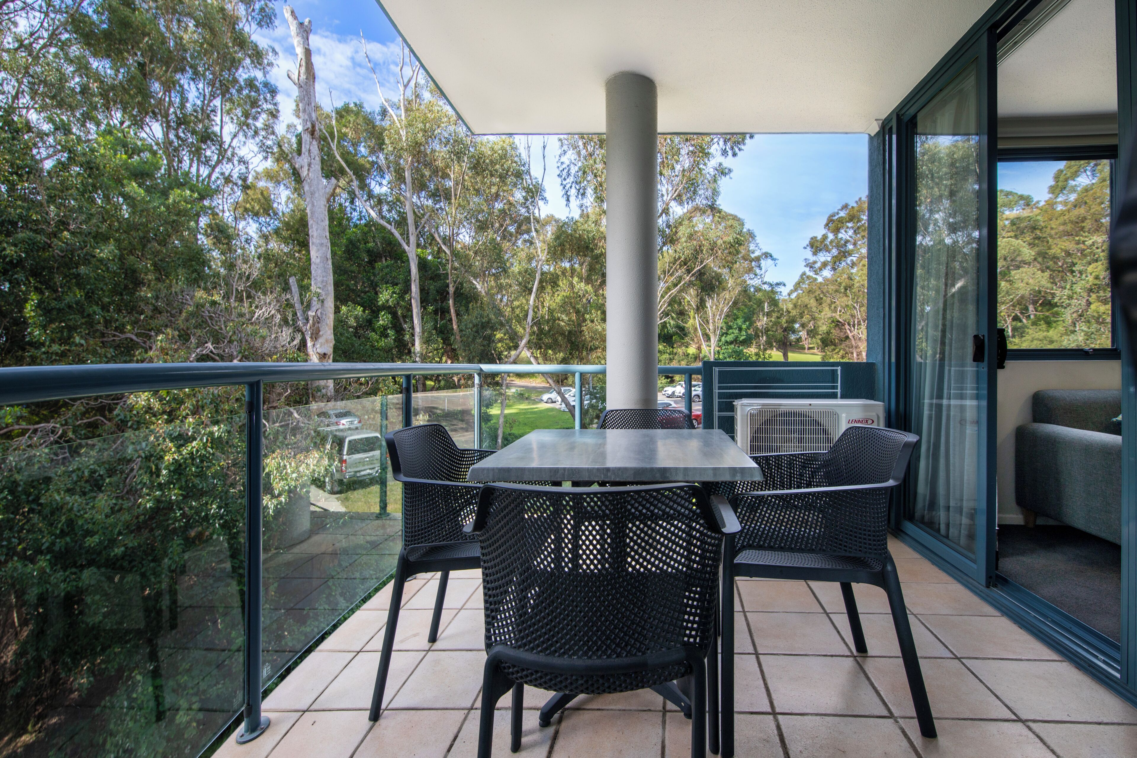 deluxe apartment, 2 bedrooms, non smoking, kitchen | balcony view