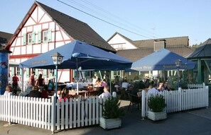 Breakfast, lunch and dinner served - Waldhotel Bächlein (Mitwitz)