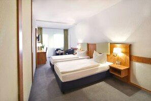 Desk, free WiFi, bed sheets - Waldhotel Bächlein (Mitwitz)