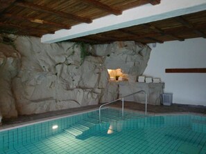 Indoor pool, seasonal outdoor pool, pool umbrellas, pool loungers - Waldhotel Bächlein (Mitwitz)