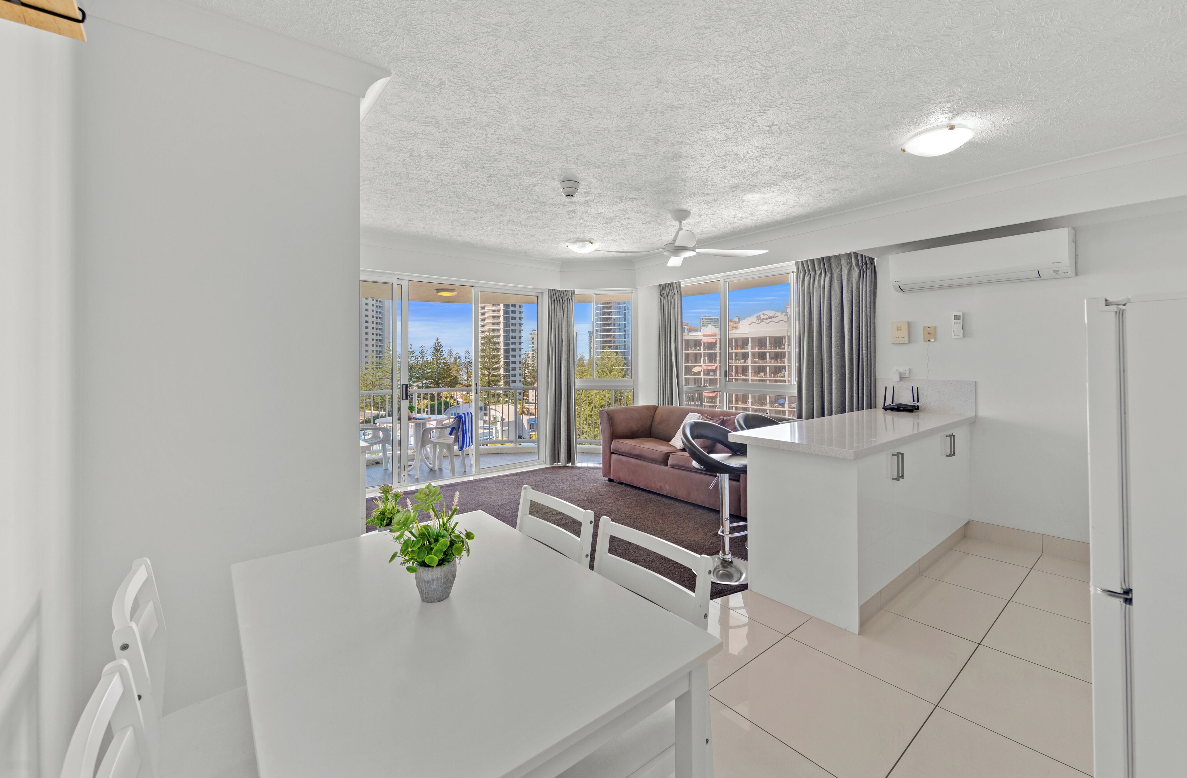 1 Bedroom Ocean View Spa Apartment | Living area | 100-cm flat-screen TV with digital channels, TV