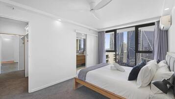 3 Bedroom Deluxe Apartment | 2 bedrooms, individually decorated, individually furnished