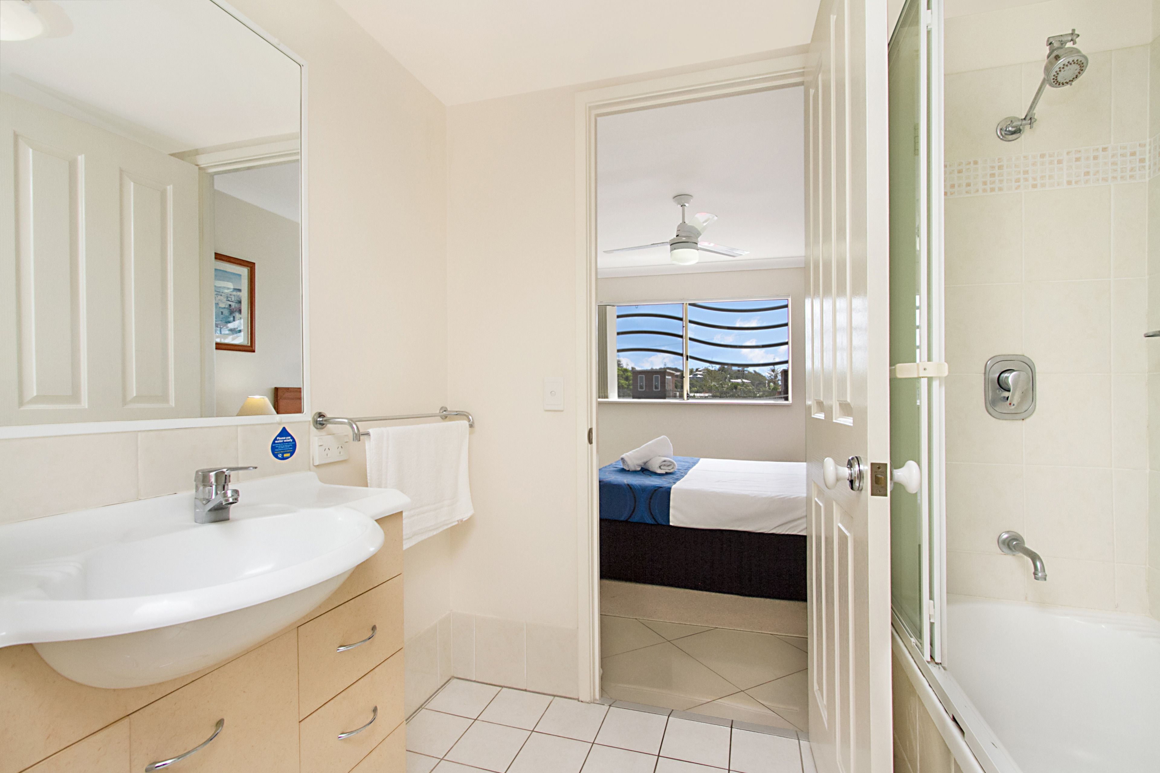 Golden Riviera Beach Resort — image 10