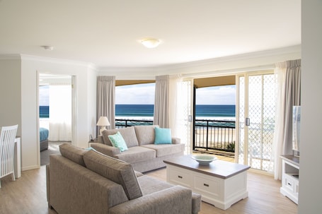 Apartment, 2 Bedrooms, Beachfront | Living area | Flat-screen TV. Golden Riviera Beach Resort