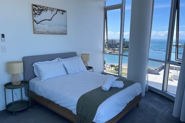 Luxury Penthouse, 3 Bedrooms, River View | Peralatan tempat tidur premium, dihias secara berasingan