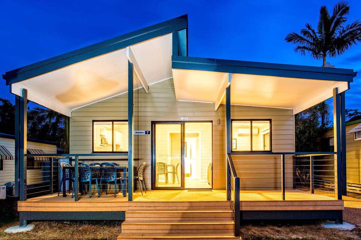 Family Cabin (Fingal sleeps 4 kids) | Balcony