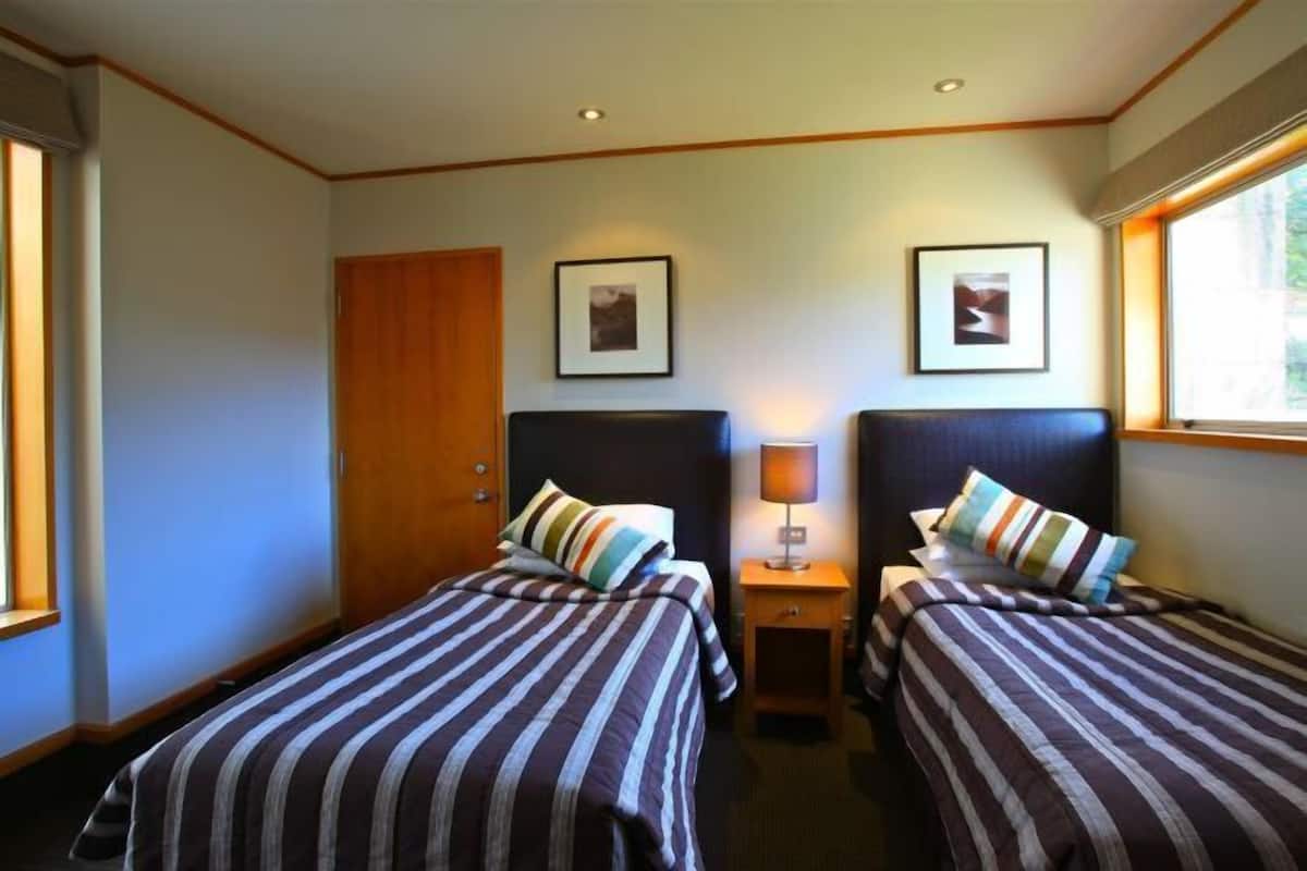 In-room safe, desk, iron/ironing board, free WiFi